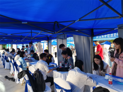 苏州市吴江经济技术开发区专场招聘会在河南工程学院举行